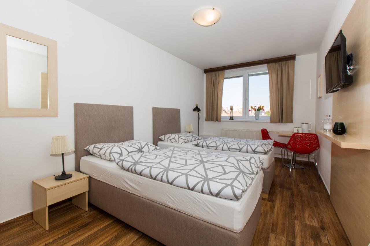 Penzion Hviezda Bratislava Esterno foto
