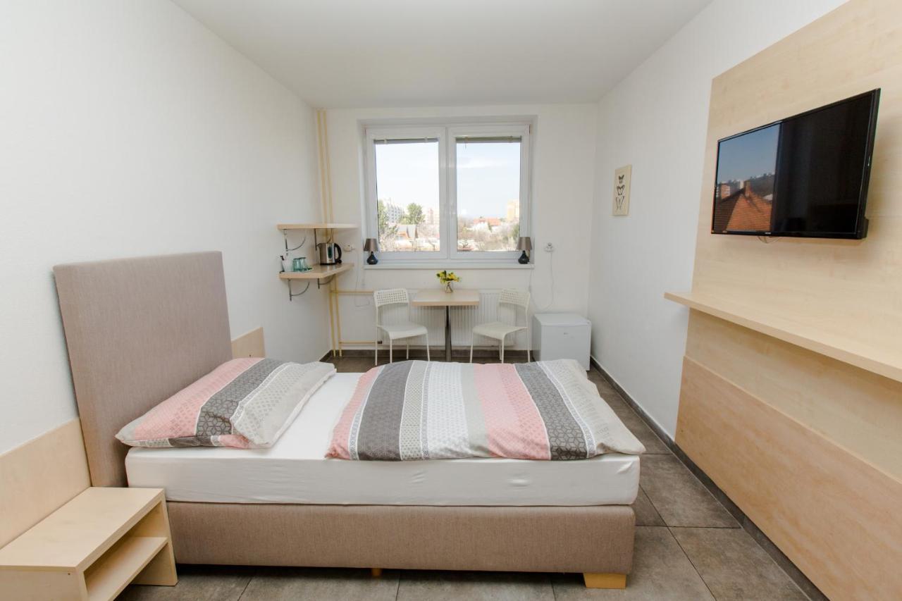 Penzion Hviezda Bratislava Esterno foto