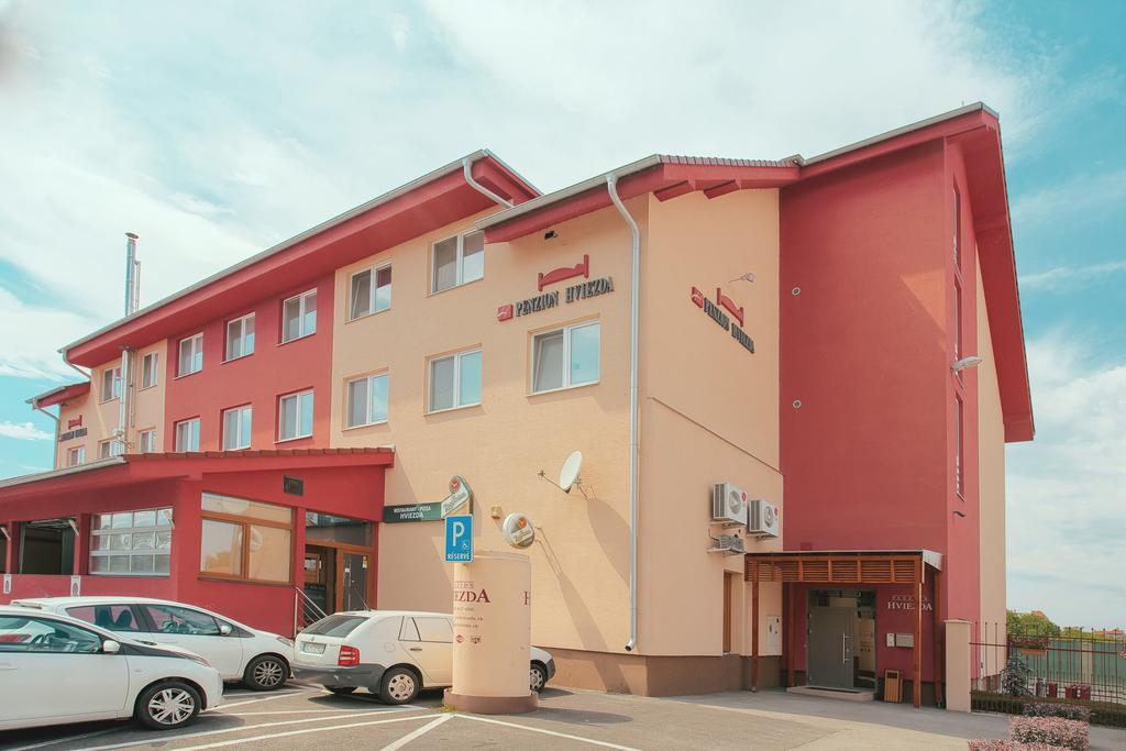 Penzion Hviezda Bratislava Esterno foto